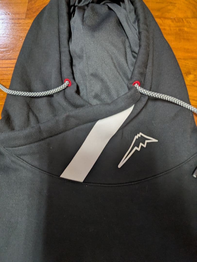 クシタニ　パーカー　スエット