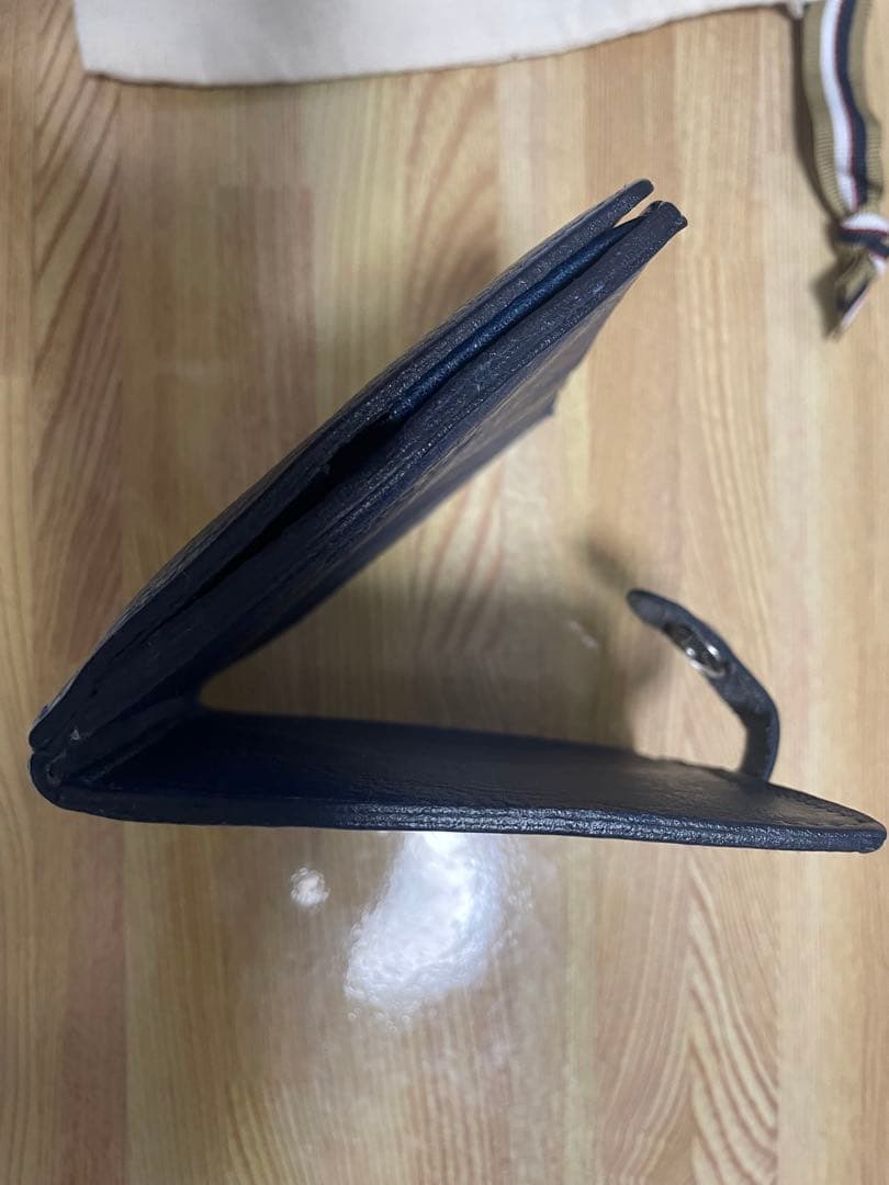 週末限定値下げ【美品】イルビゾンテ 二つ折り財布　ネイビー