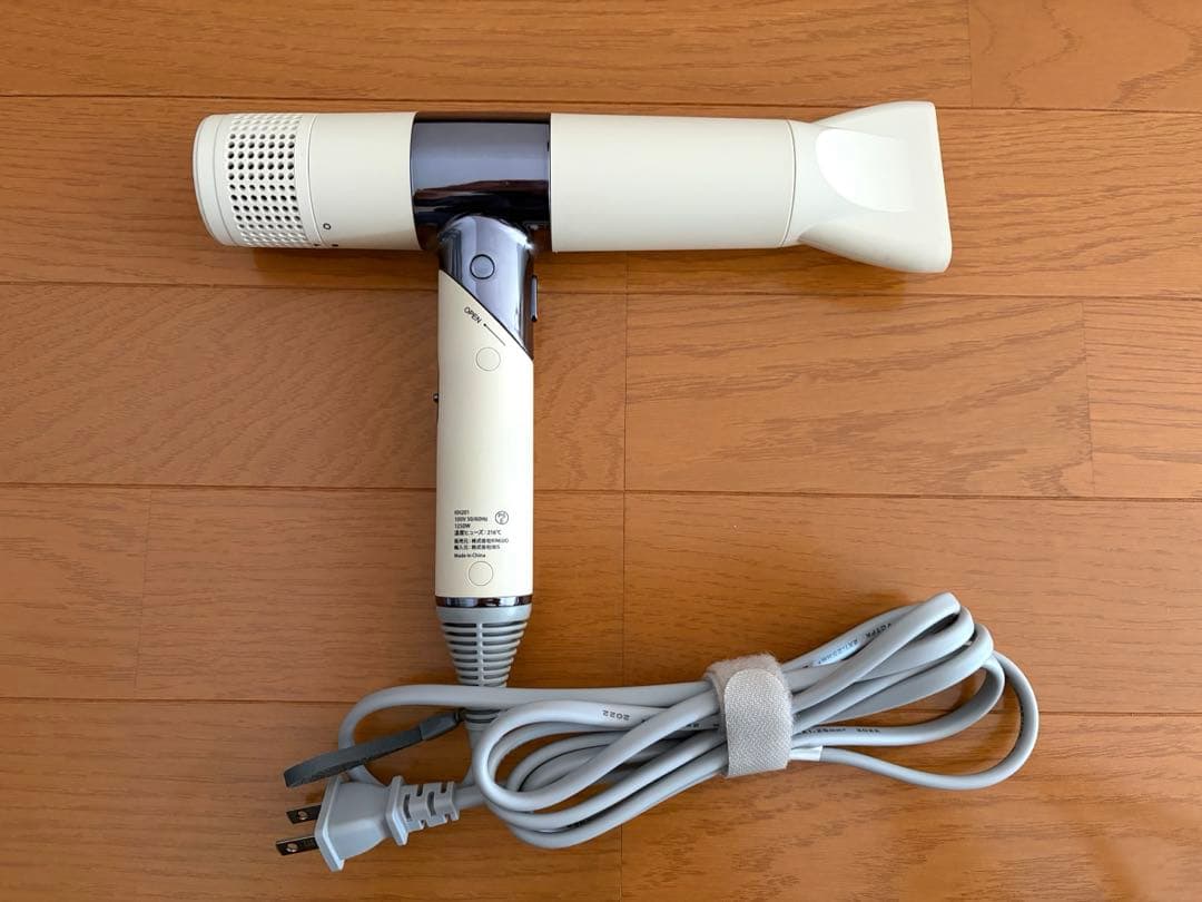 KINUJO ヘアドライヤー ホワイト　KH201