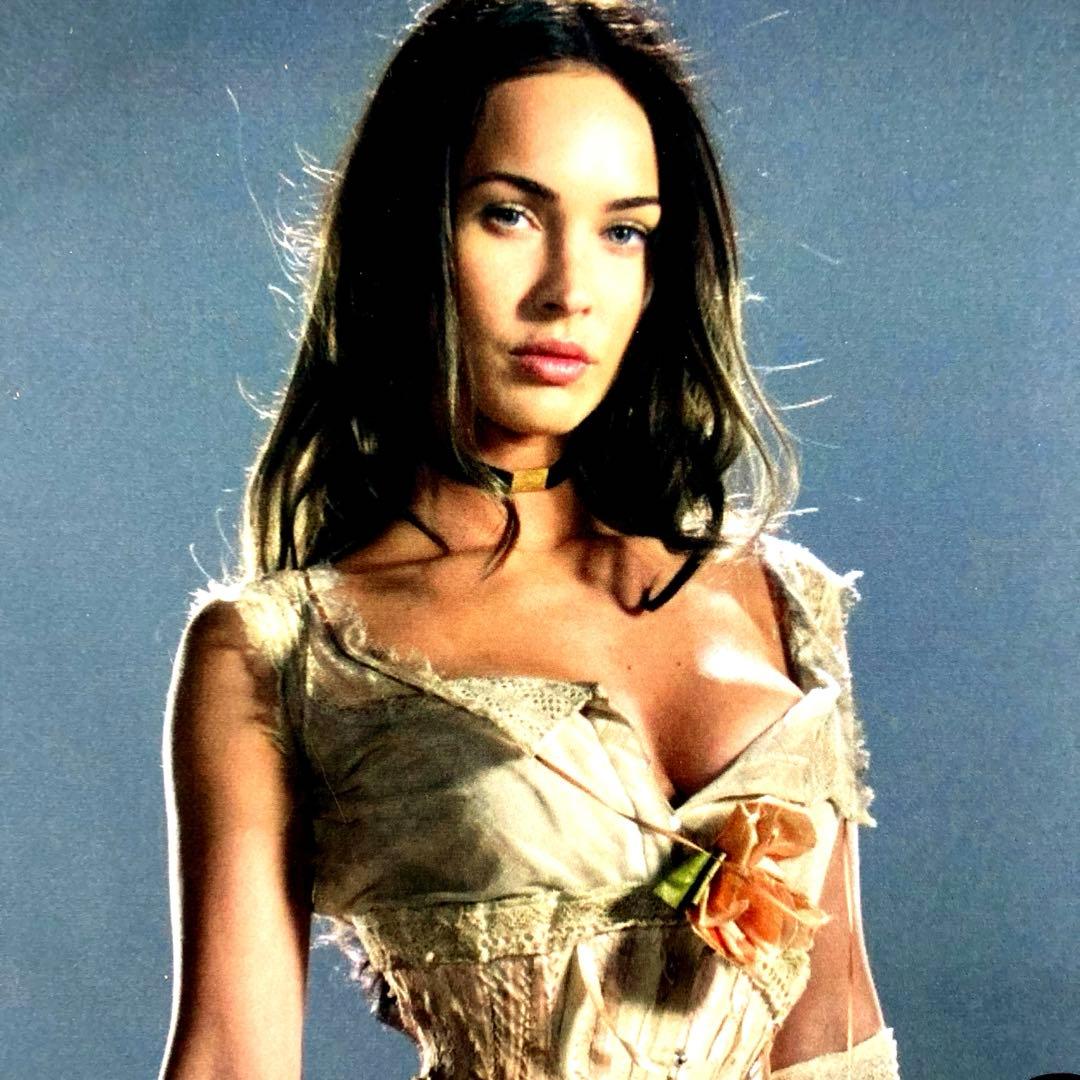 セール中…ミーガン・フォックス直筆サイン入り超大型写真‥Megan Fox…