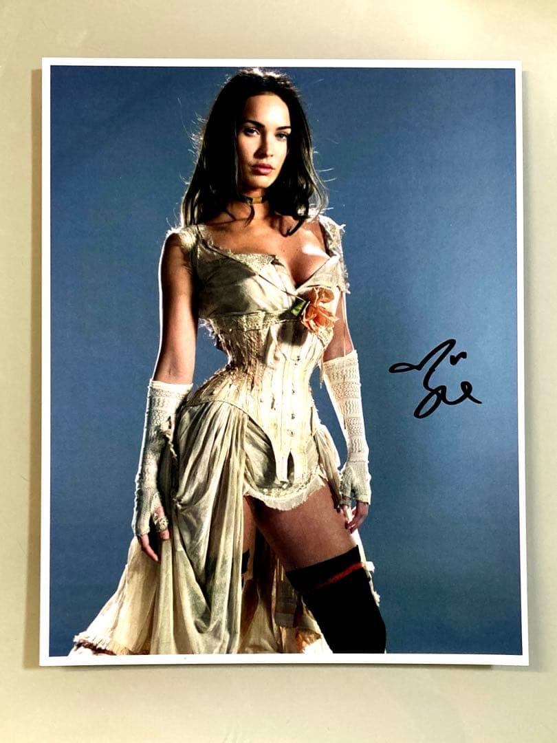 セール中…ミーガン・フォックス直筆サイン入り超大型写真‥Megan Fox…