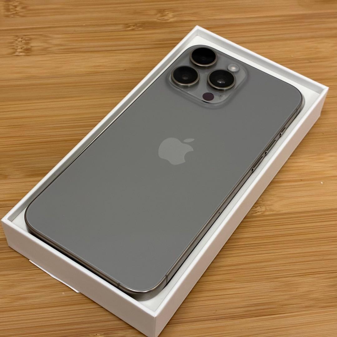 iPhone 15 Pro Max 256GB SIMフリー