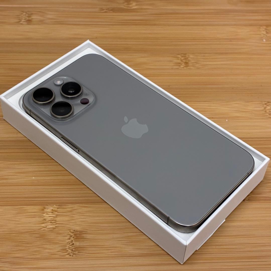 iPhone 15 Pro Max 256GB SIMフリー