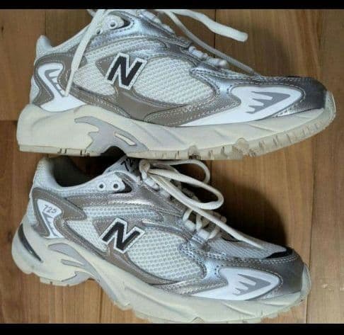 ニューバランス 725 ホワイト/シルバー スニーカー　23.5