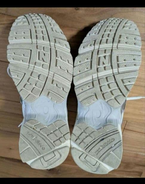 ニューバランス 725 ホワイト/シルバー スニーカー　23.5