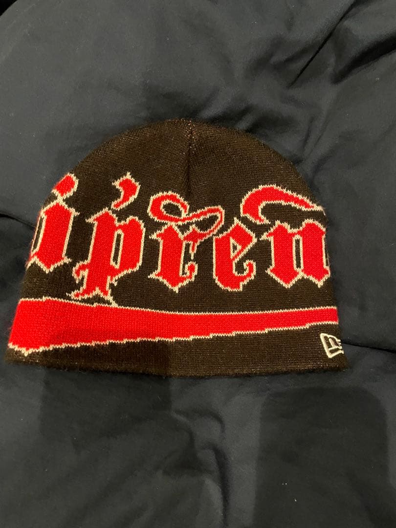 【完売品】Supreme New Era ゴシックロゴ ビーニー