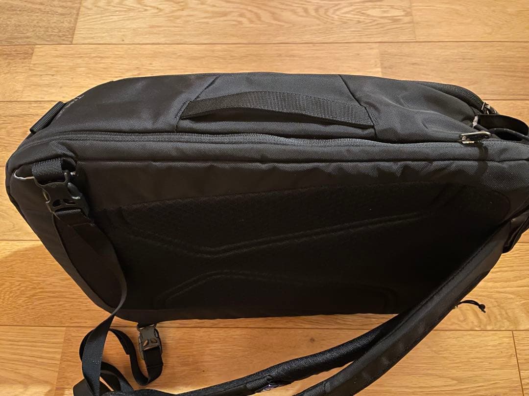 ダ*ズ様 【美品】パタゴニア　トレスパック25 ブラック