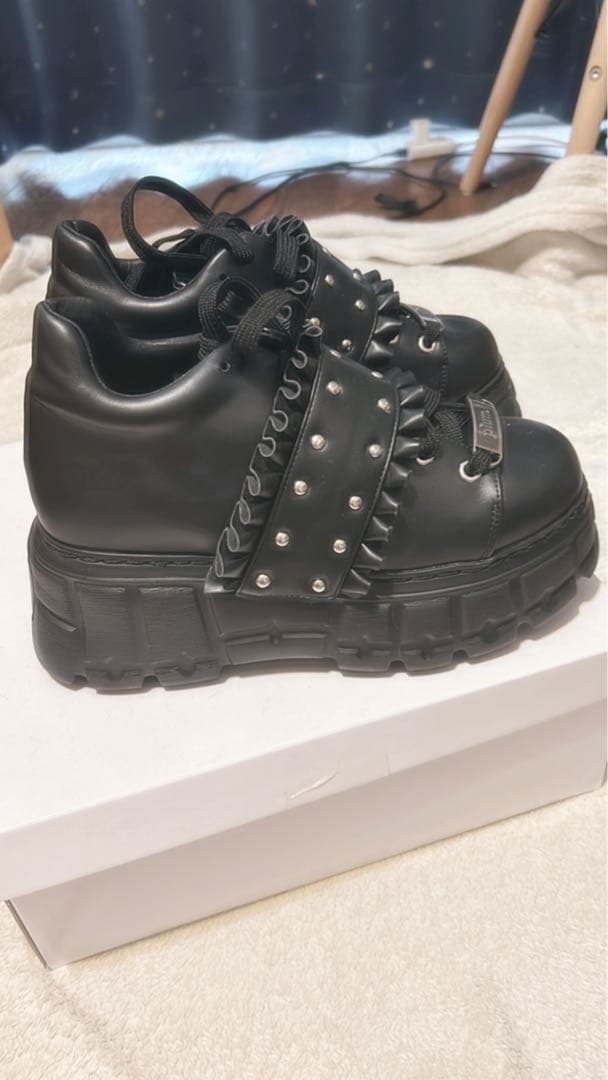 pium フリルベルトボリュームスニーカー