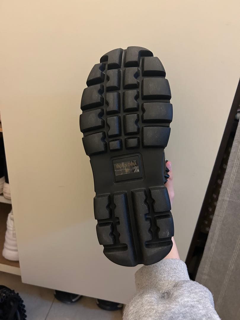 pium フリルベルトボリュームスニーカー