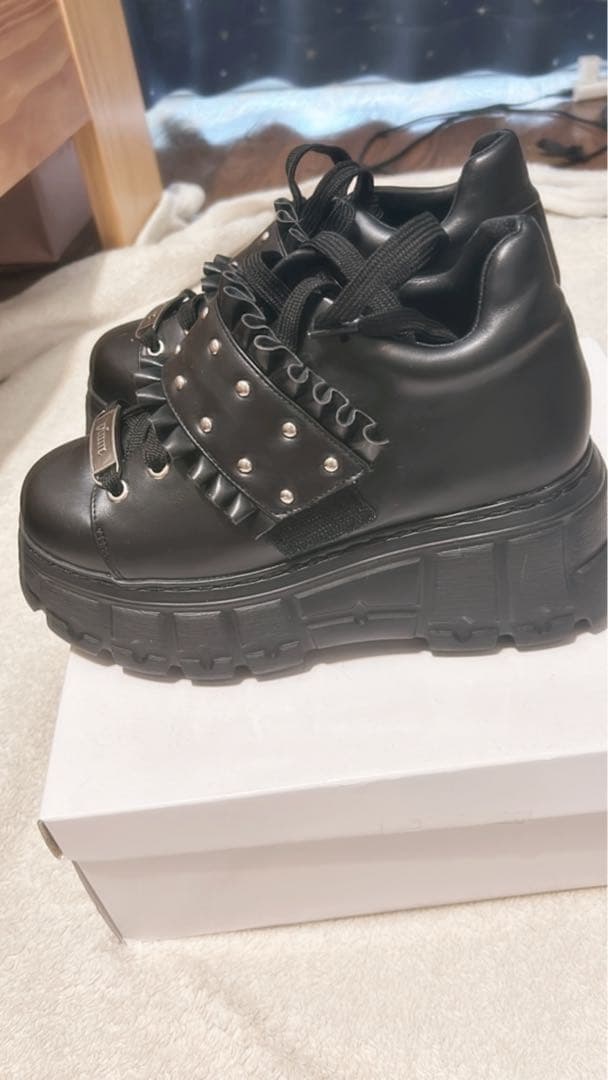 pium フリルベルトボリュームスニーカー