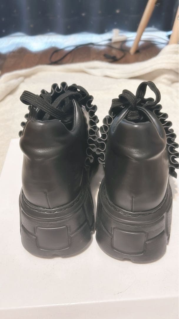 pium フリルベルトボリュームスニーカー