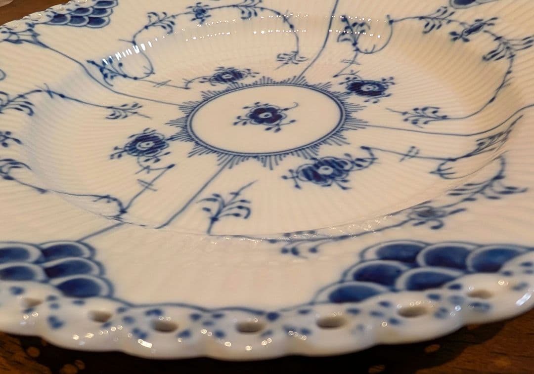 ロイヤルコペンハーゲン　ブルーフルーテッドフルレース　プレート　1枚
