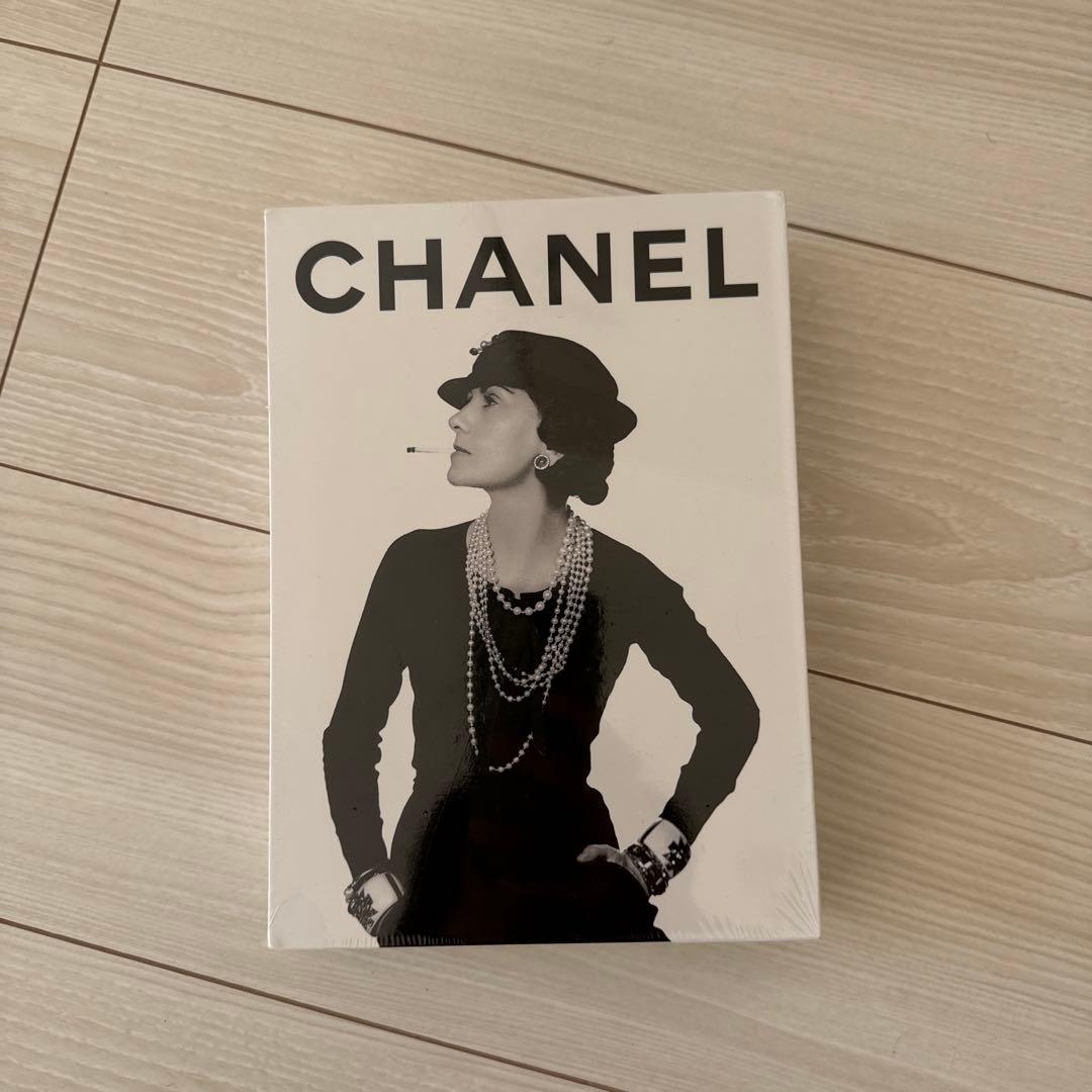 シュリンク付き　CHANEL シャネル 3冊セット ハードカバー付