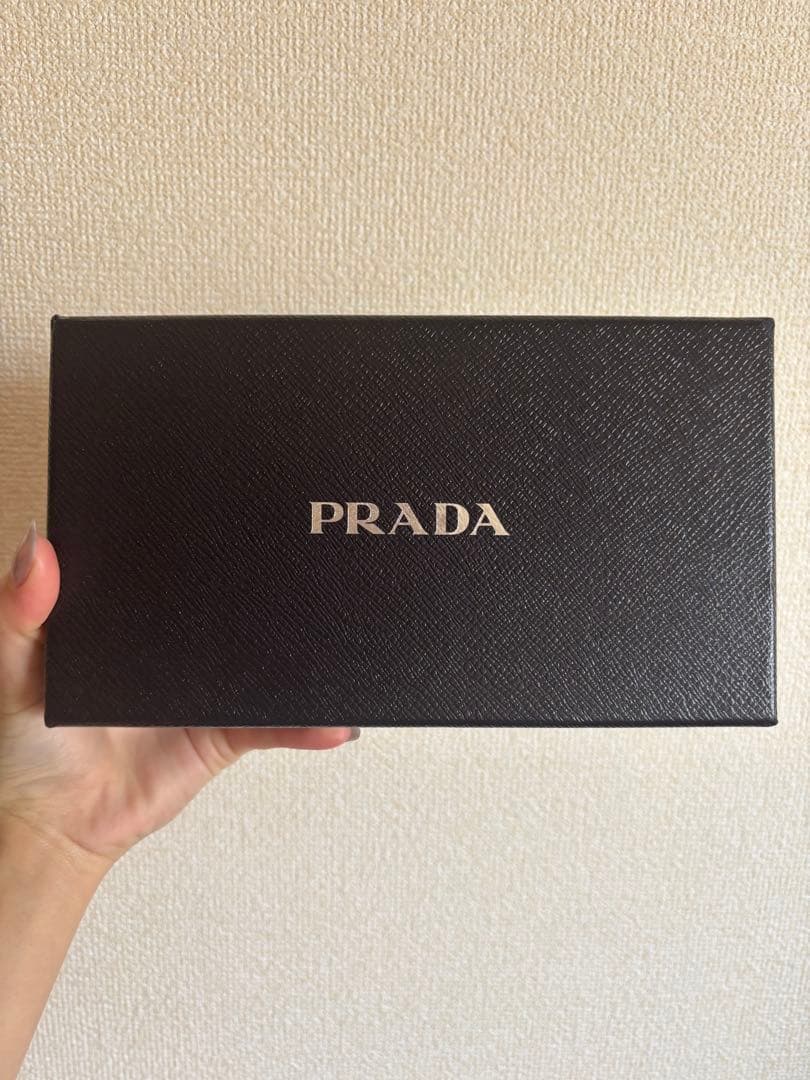 PRADA 長財布 グレー