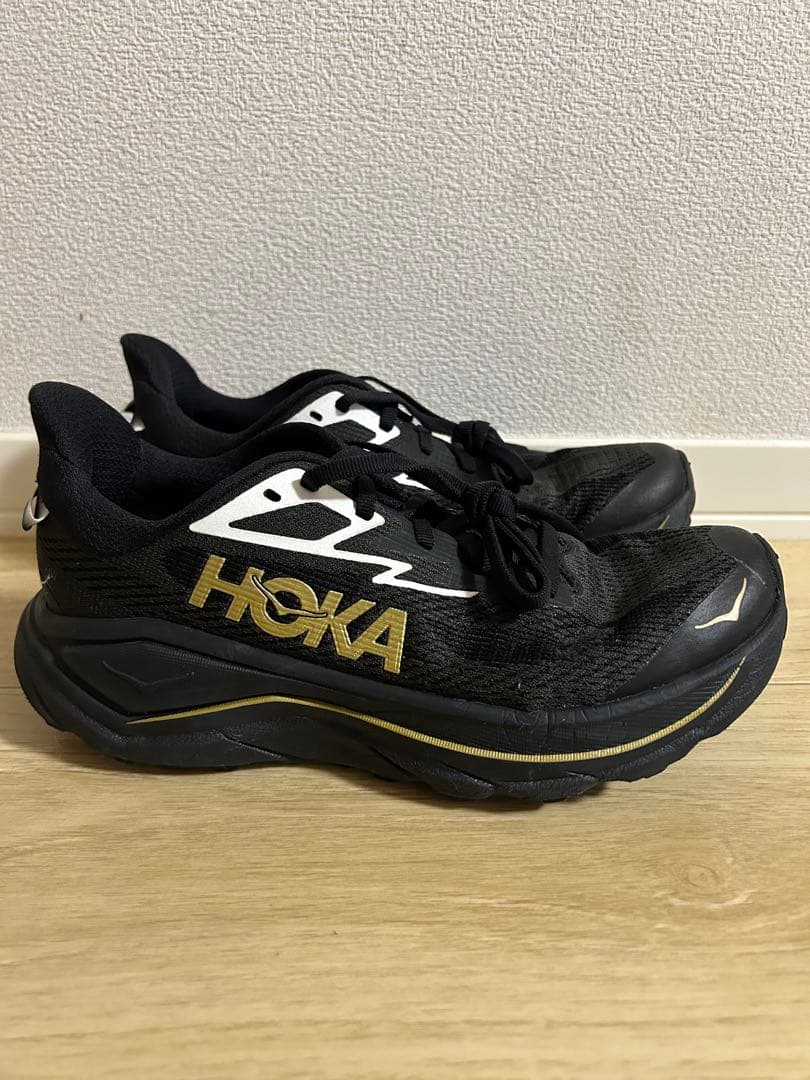 靴 HOKA CHALLENGER 8