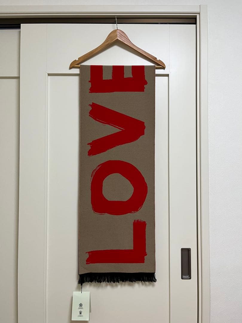 BURBERRY　バーバリー　マフラー　LOVEロゴ　タグ付き未使用品　箱有
