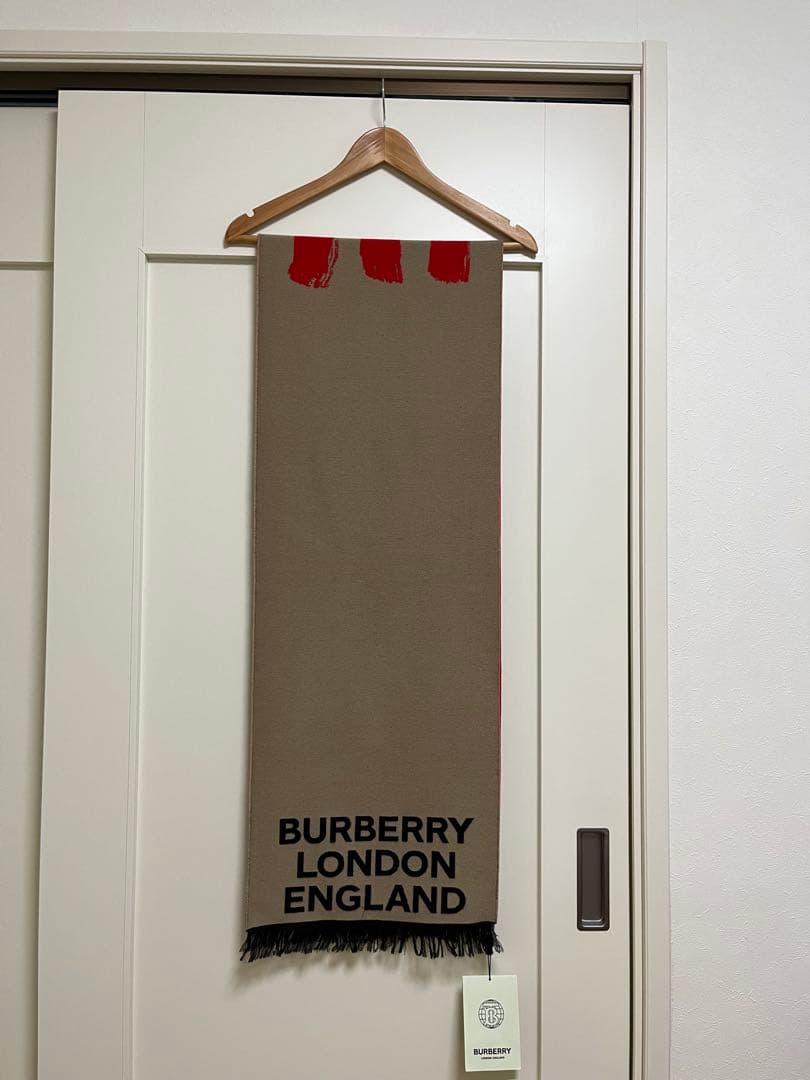 BURBERRY　バーバリー　マフラー　LOVEロゴ　タグ付き未使用品　箱有