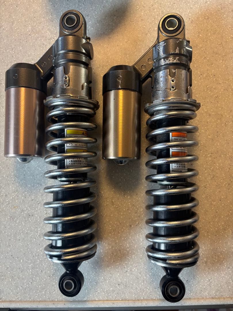 ゼファー400x リアサス