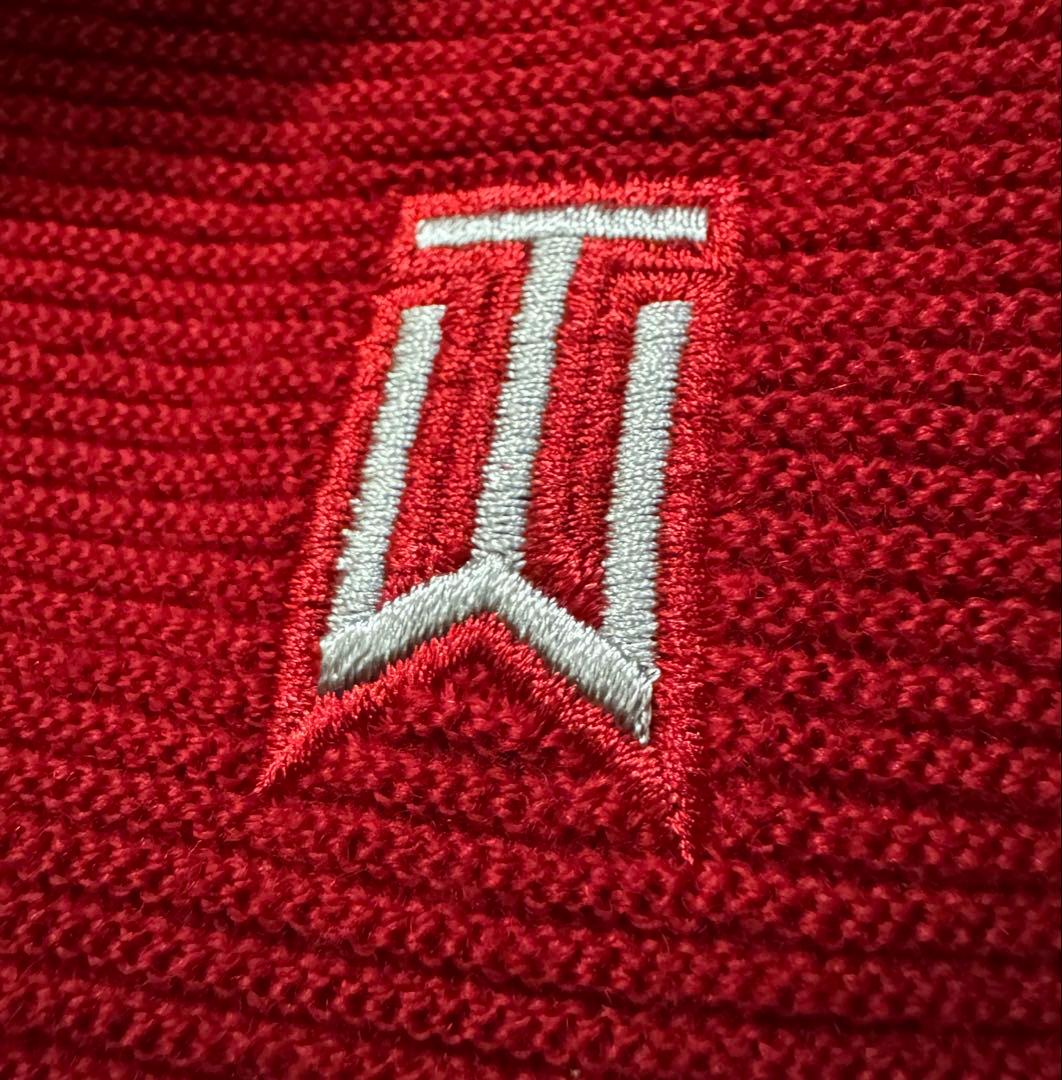 希少　美品　NIKEGOLF タイガーウッズコレクション　ニット　タイガーレッド