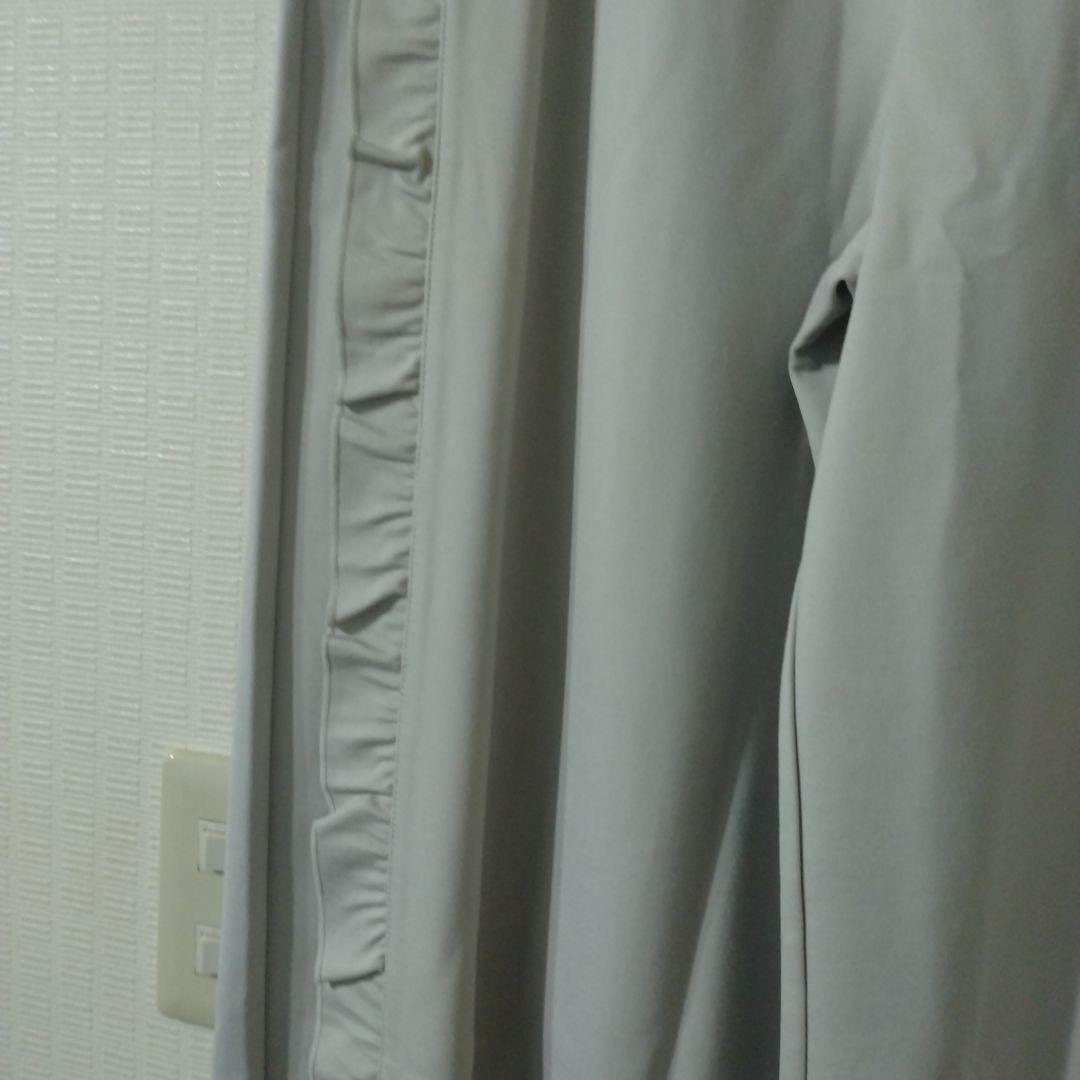 ⭐️年末セール⭐️【新品】スーパービューティーフリルデザインポンチ素材パンツ44