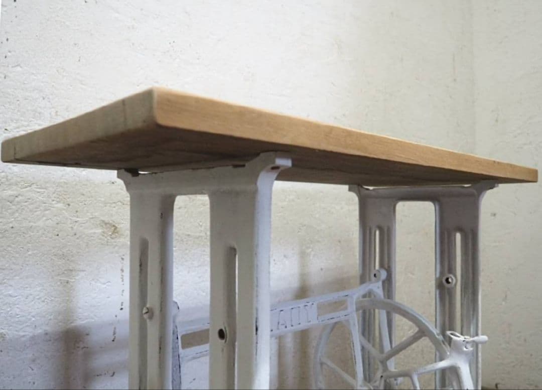 1064 白ペンキのミシンテーブル　デスク　リメイク　古家具　レトロ　シャビー