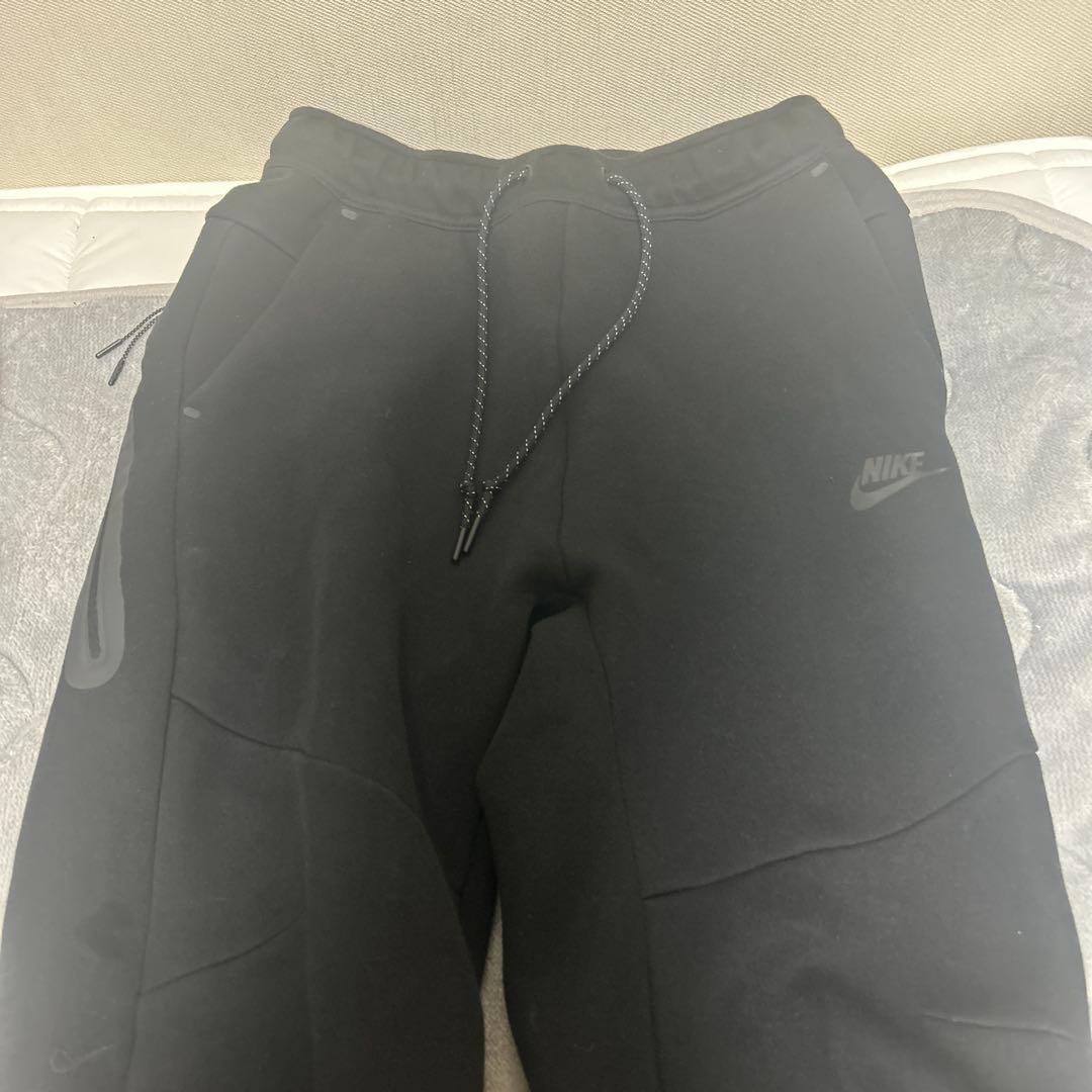 ヤ*ー様 NIKEテックフリース黒