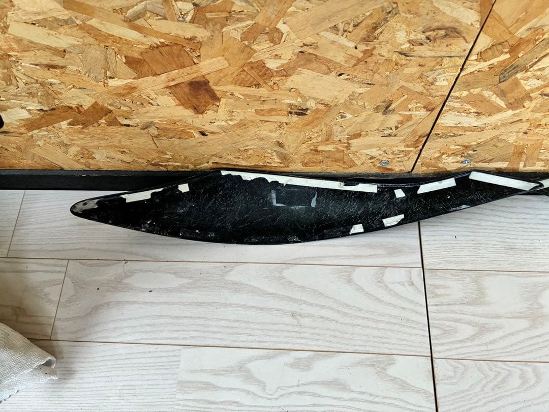 クラウン　200系　ヘッドライト　アイライン　202ブラック塗装品