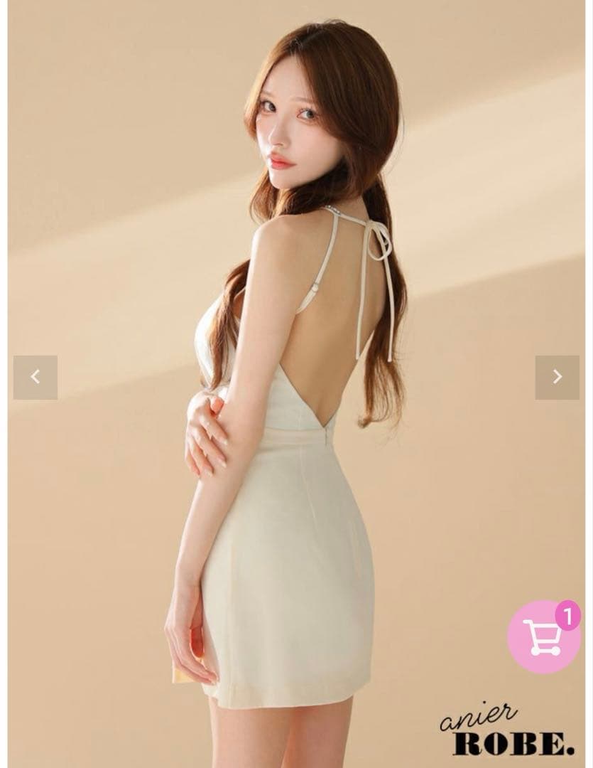 ローブドフルール サテンビジューバックオープンホルターミニドレス