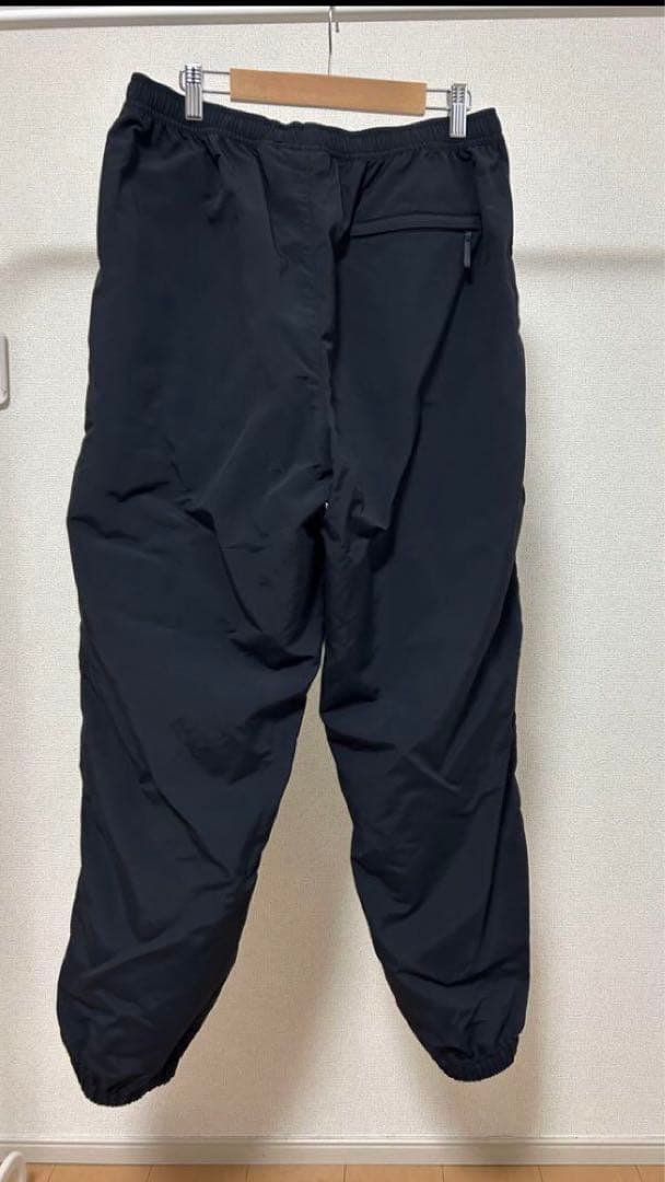 supreme ナイロンパンツ　warm up pant
