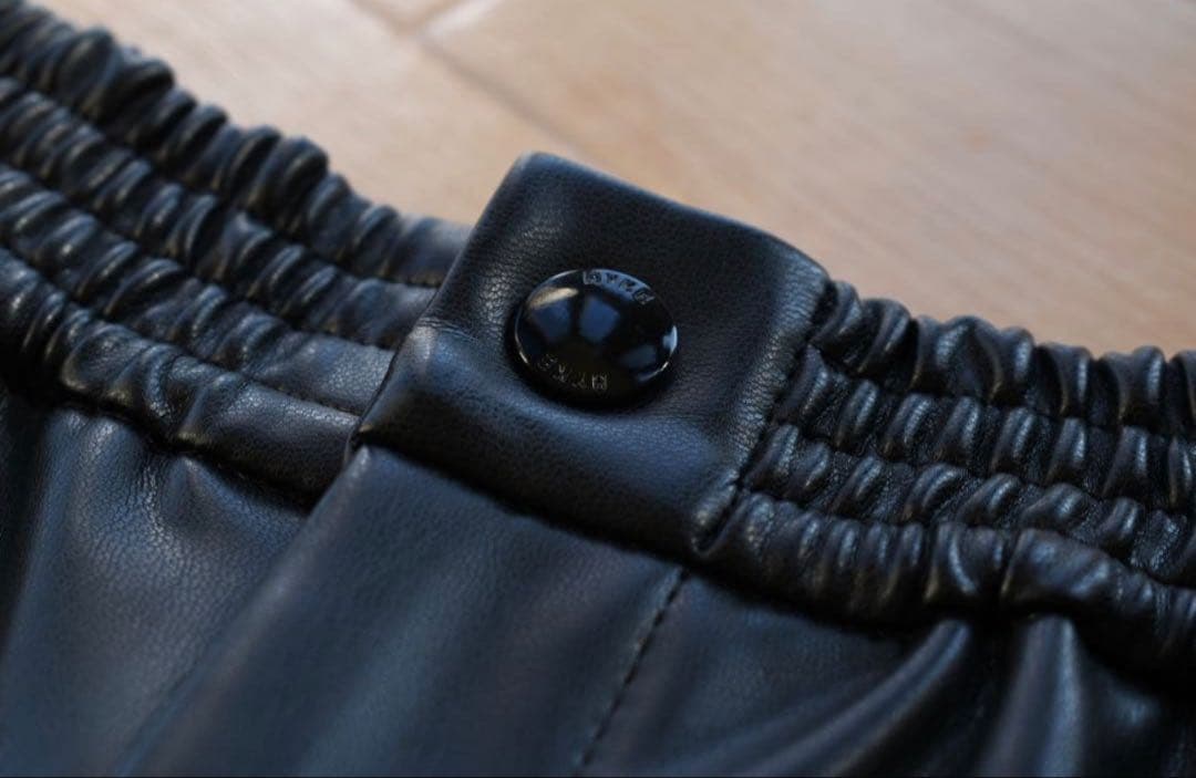 【HYKE/ハイク】FAUX LEATHER SHORTS レザーショートパンツ