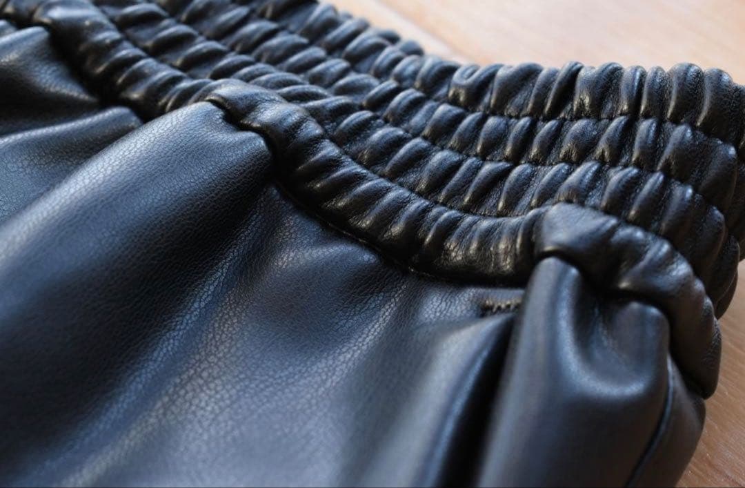 【HYKE/ハイク】FAUX LEATHER SHORTS レザーショートパンツ