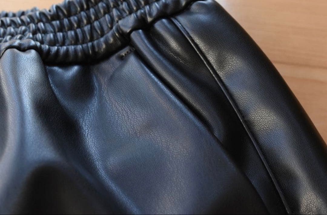 【HYKE/ハイク】FAUX LEATHER SHORTS レザーショートパンツ