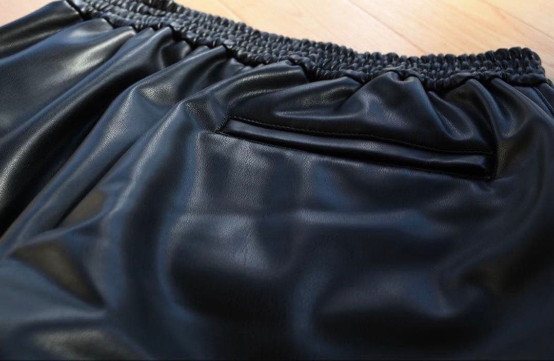 【HYKE/ハイク】FAUX LEATHER SHORTS レザーショートパンツ
