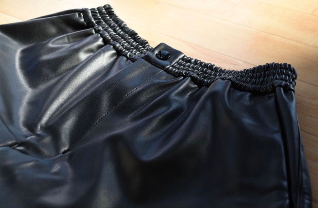 【HYKE/ハイク】FAUX LEATHER SHORTS レザーショートパンツ