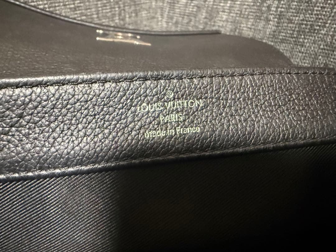 Louis Vuitton ロックミー llBB ショルダーバック