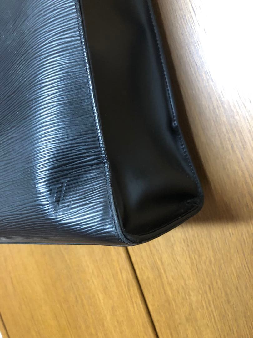 エピレザー ブラック トートバッグ LV