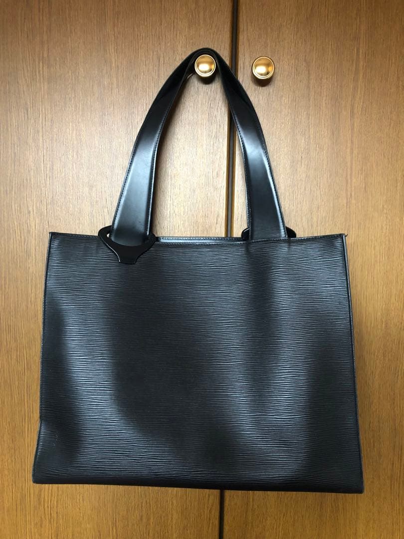 エピレザー ブラック トートバッグ LV