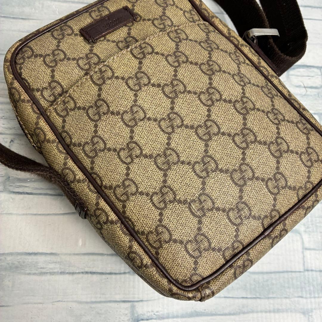 極美品　130 GUCCI グッチ　ショルダーバッグ　レザー　GG柄　rb8