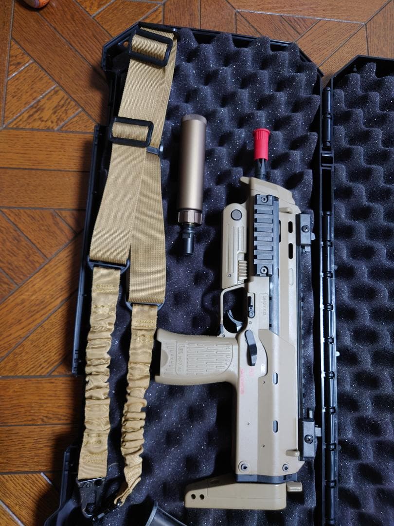 ゆ*き様 マルイ　ガスブロ　MP7 A1 タンカラー