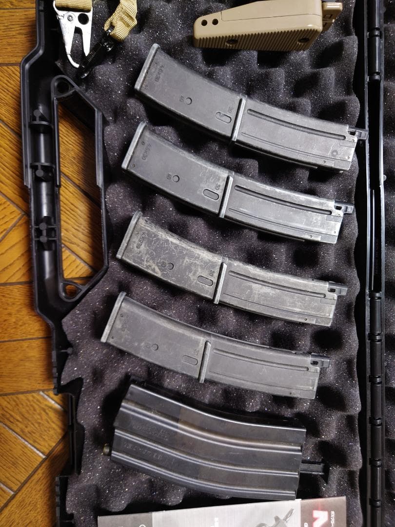 ゆ*き様 マルイ　ガスブロ　MP7 A1 タンカラー