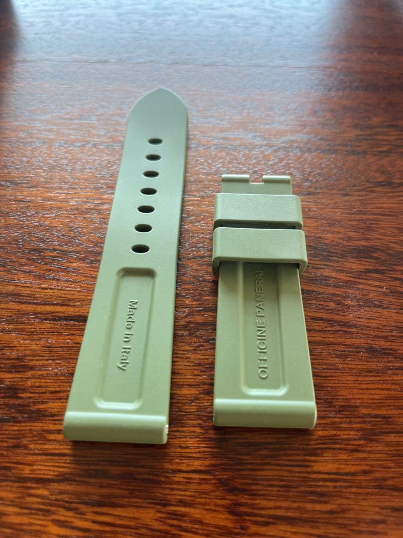 極美品パネライ　ラバーベルト　グリーン