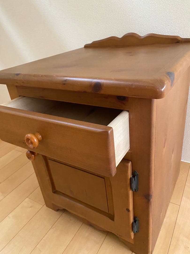 コスガ プロヴァンス ナイトテーブル