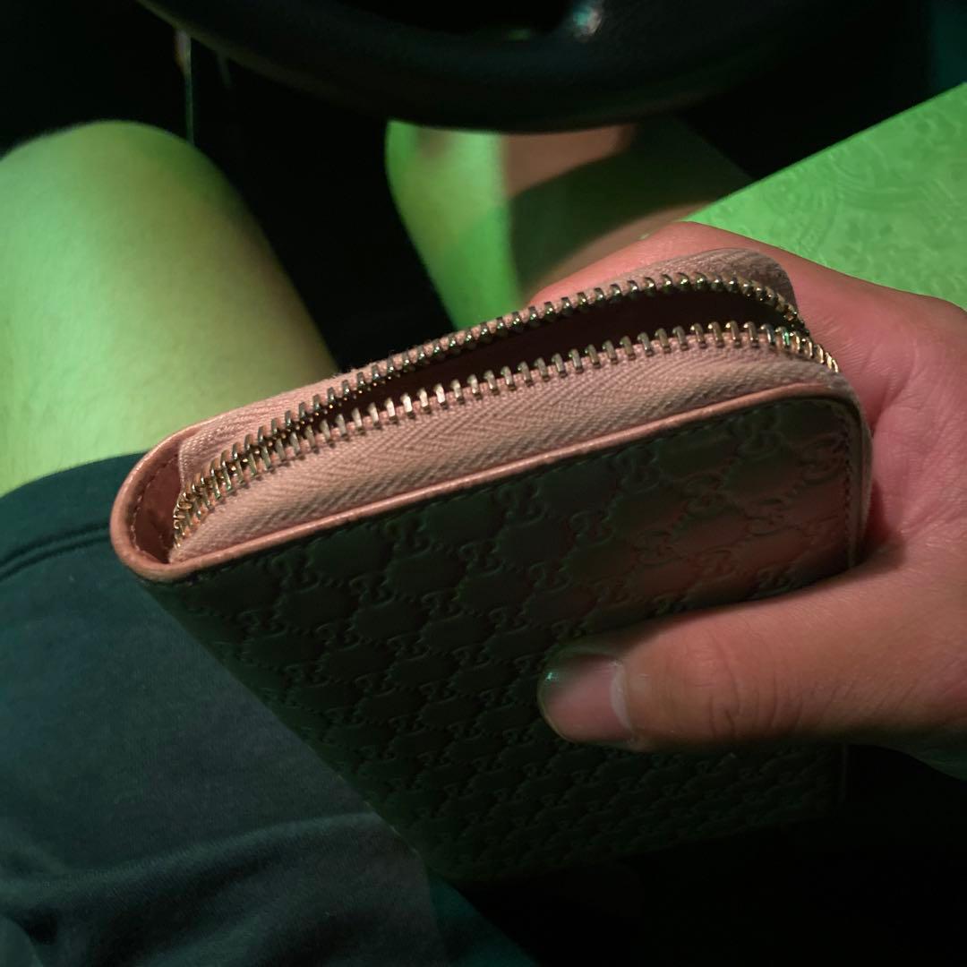 GUCCI ピンクレザー 二つ折り財布