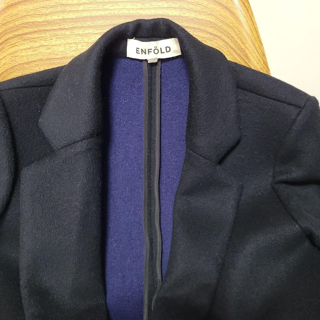 黒いチェスターコート