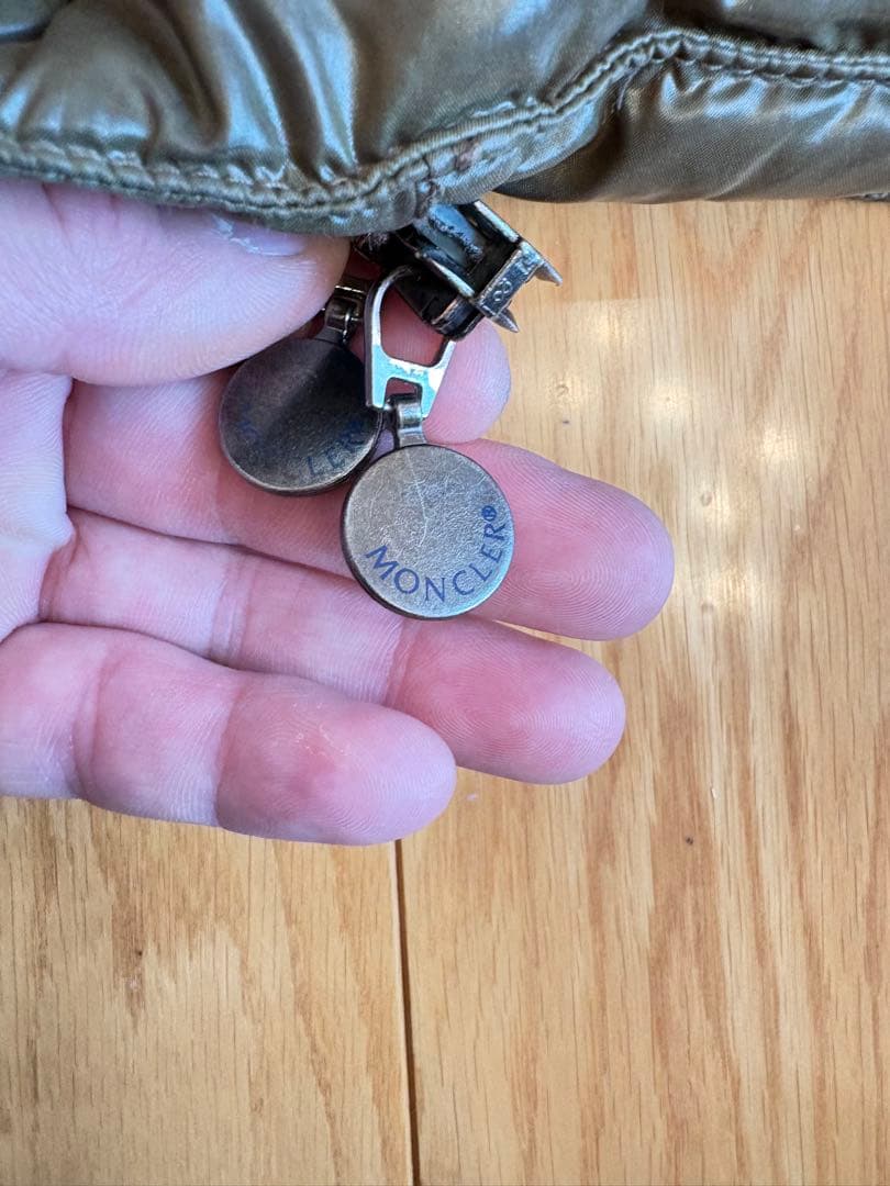 き*ん様 MONCLER　モンクレール　ダウンベスト　カーキ　0