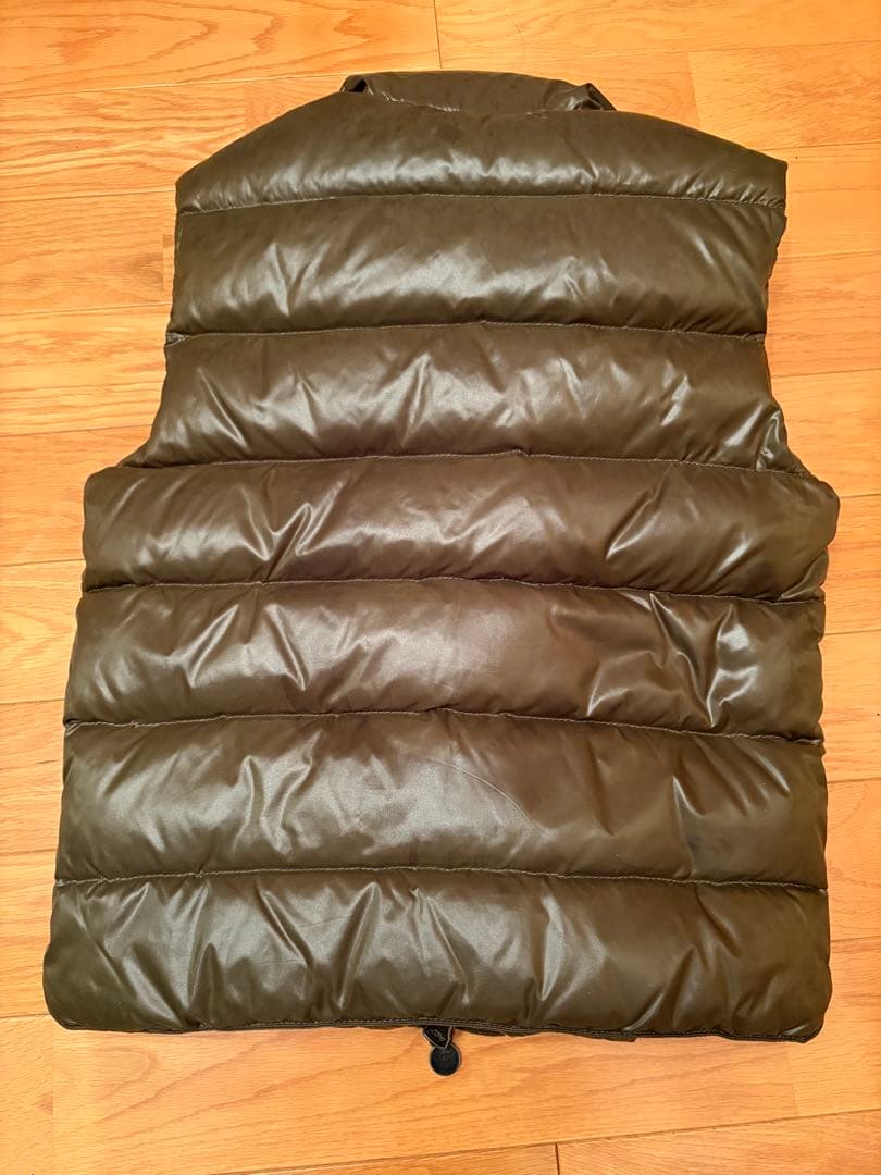 き*ん様 MONCLER　モンクレール　ダウンベスト　カーキ　0