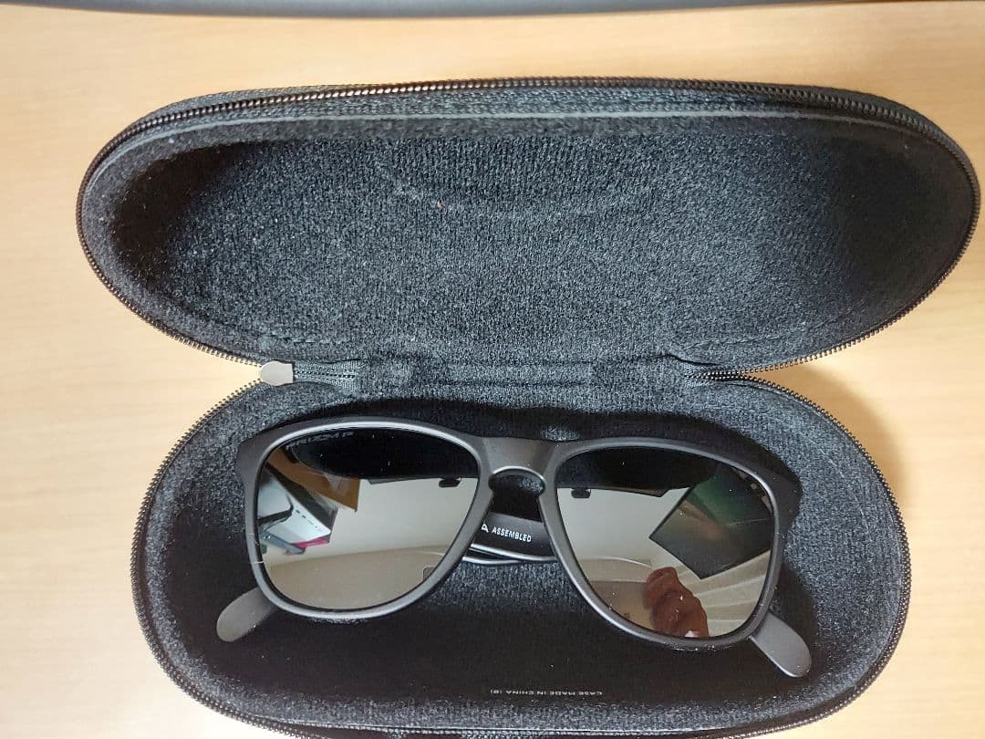 OAKLEY Frogskins XS Youth Fit ケース付属