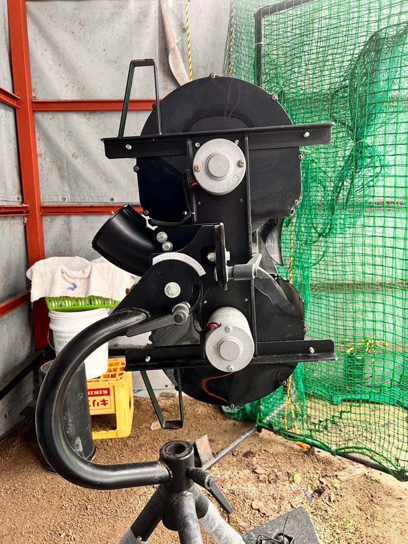 軟式バッティングマシン