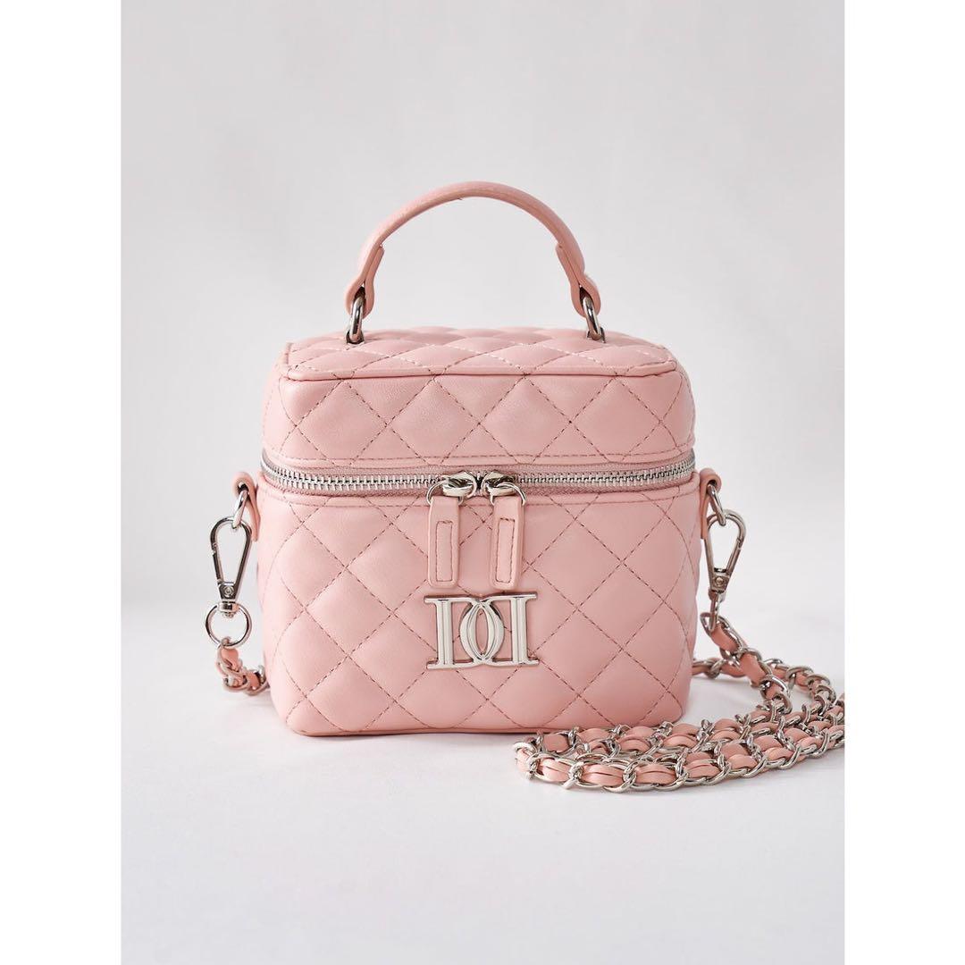 darich キルティングスクエアミニバッグ シルバーパーツ