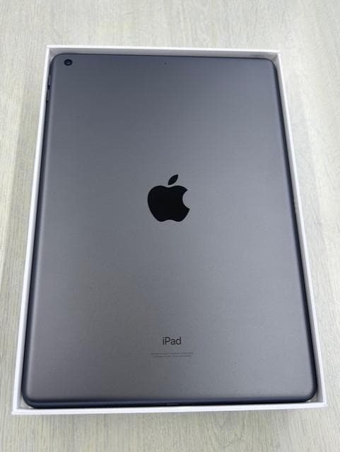 美品 iPad 第9世代 10.9インチ 64GB Wi-Fi　バッテリ100％
